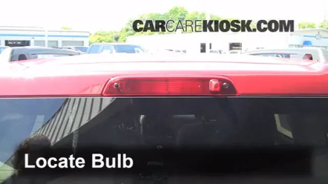 2012 Jeep Patriot Sport 2.0L 4 Cyl. Éclairage Feu de freinage central (remplacer l'ampoule)